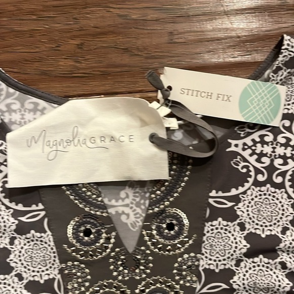 Magnolia Grace Reeny Embellished Split Neck Sleeveless Top Size 3X - Picture 3 of 5